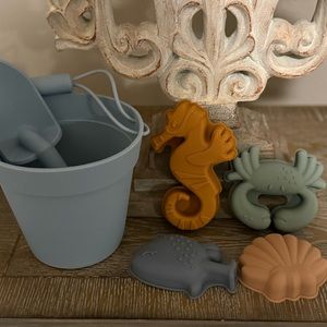 New Children's 6 Pc Beach Toy Set in Blue and Orange